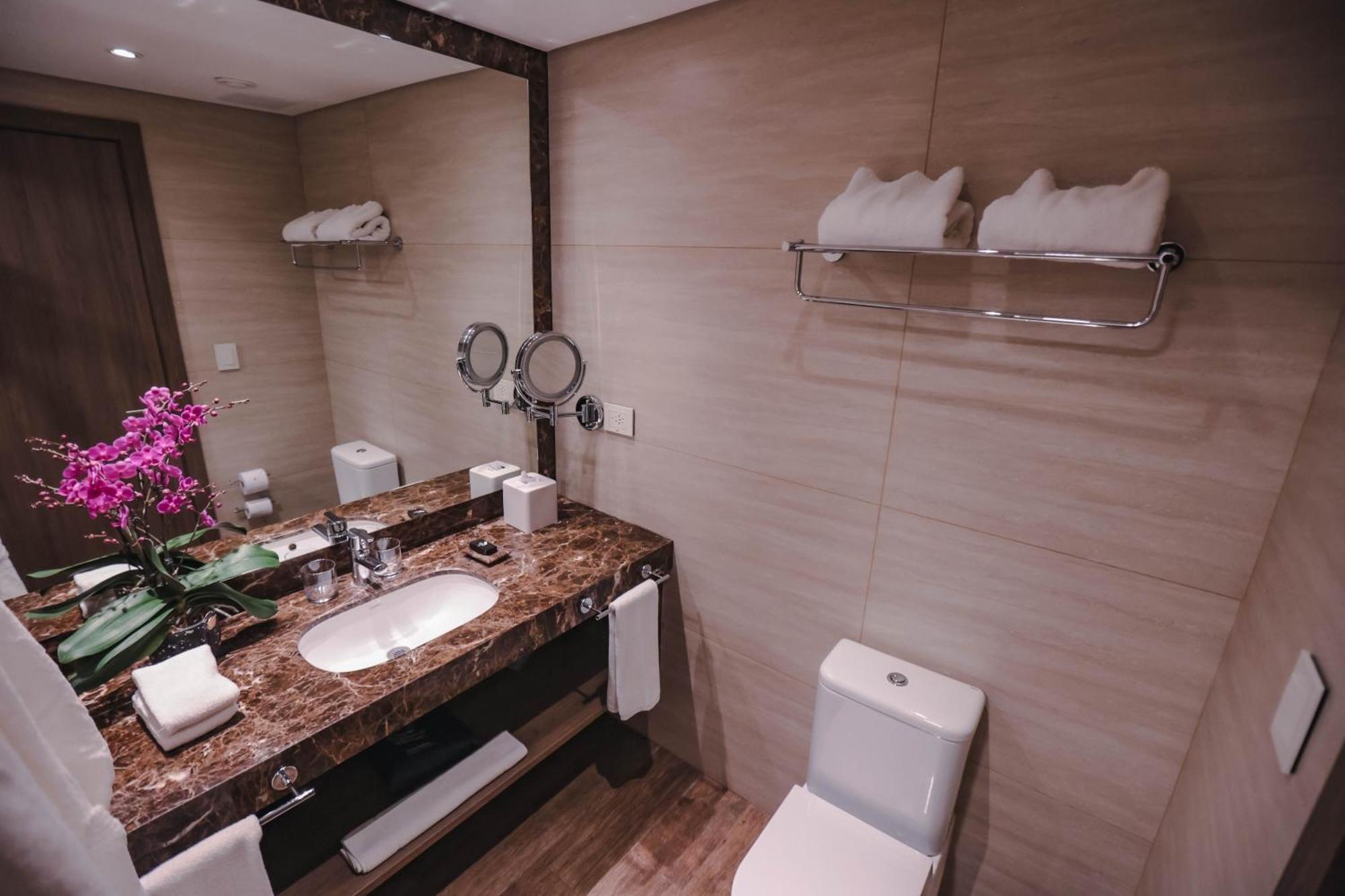 Paseo La Galeria Hotel & Suites 아순시온 외부 사진